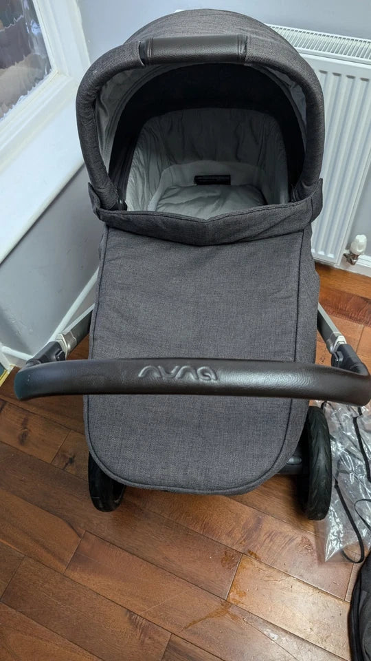 Nuna Mixx Pushchair & Carrycot Set – Dark Mocha Grey