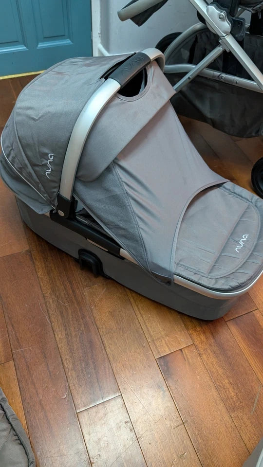 Nuna Ivvi Savi Pushchair – Silver